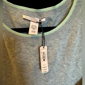 Victoria Secret Sweater S/P.
